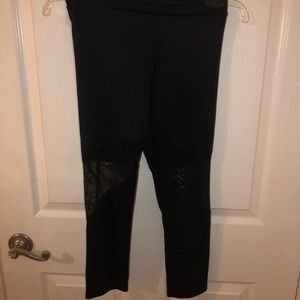 Mesh paneled leggings